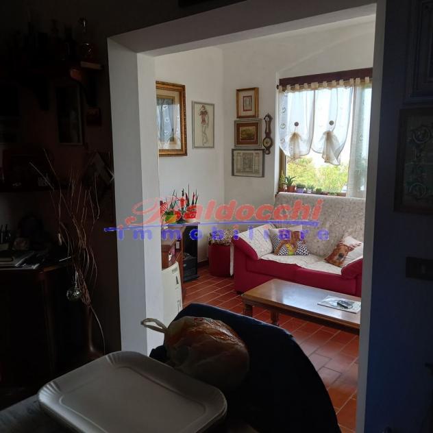 CAMINATE - VILLA IN COLLINA CON AMPIO TERRENO E SPLENDIDA VISTA - Foto 15