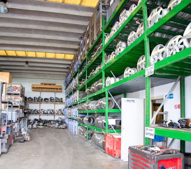 Ricambi usati e revisionati per officine a Bologna - Foto 4