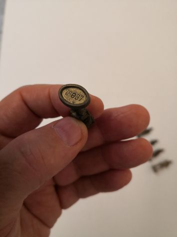 Soldatini (4 pz) in metallo scuro, da collezione + 1 fuori collezione in regalo. - Foto 6