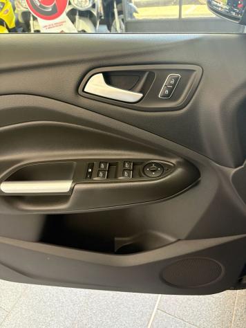 Ford Kuga 2.0 TDCI 120 CV S&S 2WD Titanium - Foto 8