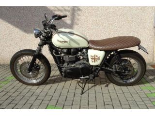 Triumph              Bonneville .