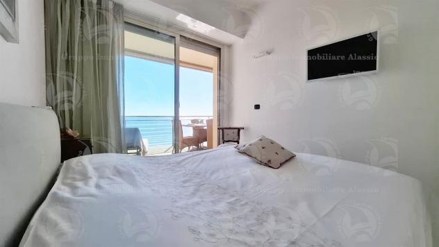 Alassio, appartamento vista mare con terrazzo vivibile, posto auto coperto e cantina - Foto 16