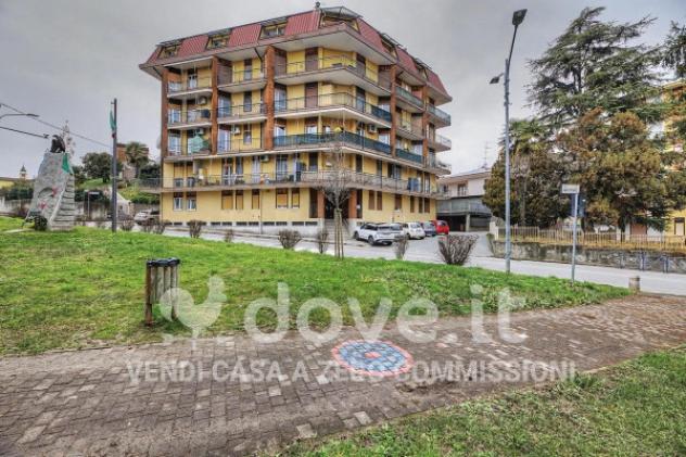 Appartamento di 127 m² con 4 locali e box auto in vendita a Bellinzago Novarese