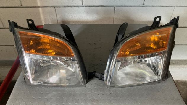Fari anteriori Ford Fusion del 2008