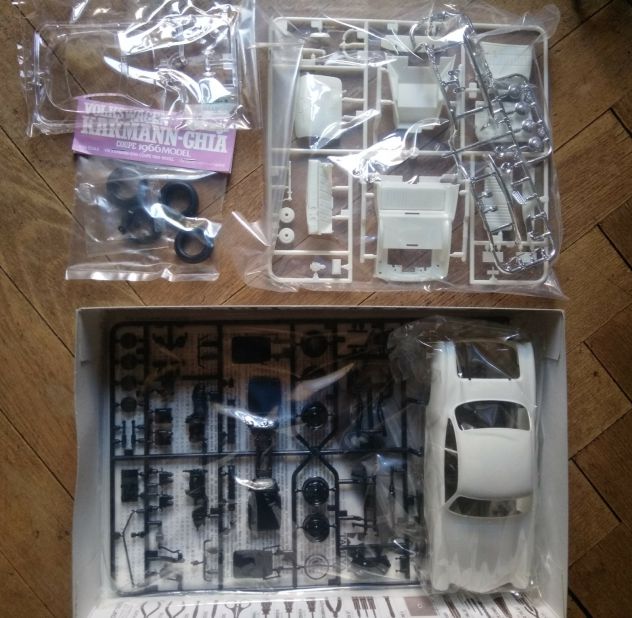 Tamiya VW Karmann Ghia Coupé '66 , scala 1/24 (LEGGERE BENE TESTO) - Foto 2