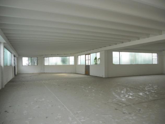 Immobile di 1000 m² in affitto a Settimo Milanese - Foto 4