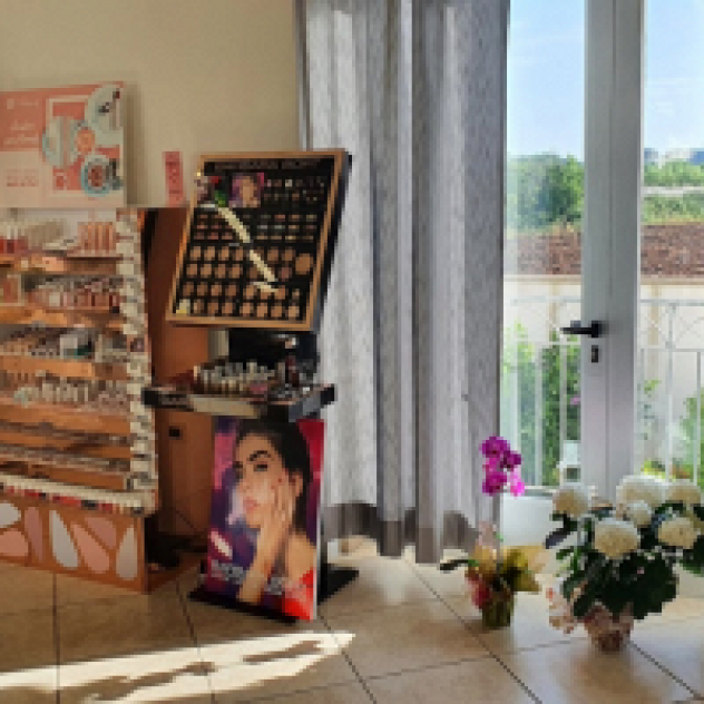 Profumeria La Rosa - Forniture per Estetiste e Parrucchieri - Foto 4