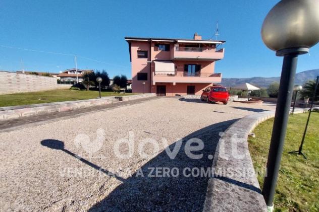 Villa di 522 m² con più di 5 locali e box auto in vendita a Lariano - Foto 3