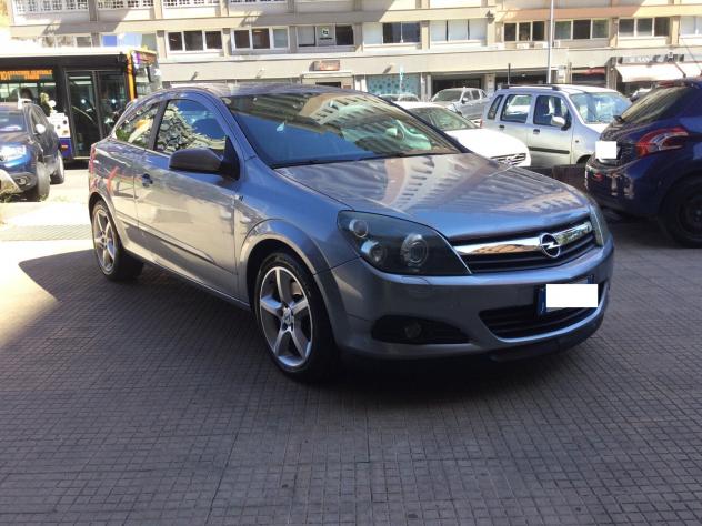 Opel Astra GTC 1.9 16V CDTI 150CV 3 porte Cosmo - Foto 4
