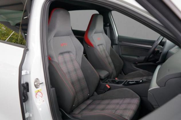 VOLKSWAGEN Golf 2.0 TSI DSG GTI rif. 24179066 - Foto 6