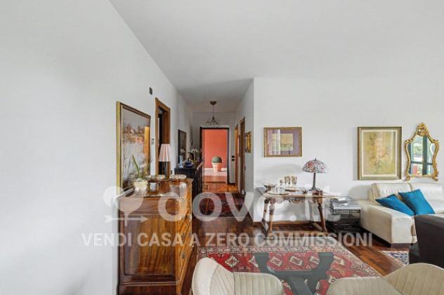 Attico / Mansarda di 180 m² con più di 5 locali e box auto doppio in vendita a Gazzada Schianno - Foto 12