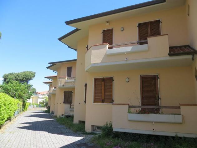 Villetta a schiera in vendita a Marina di Massa - Massa 100 mq Rif: 844192