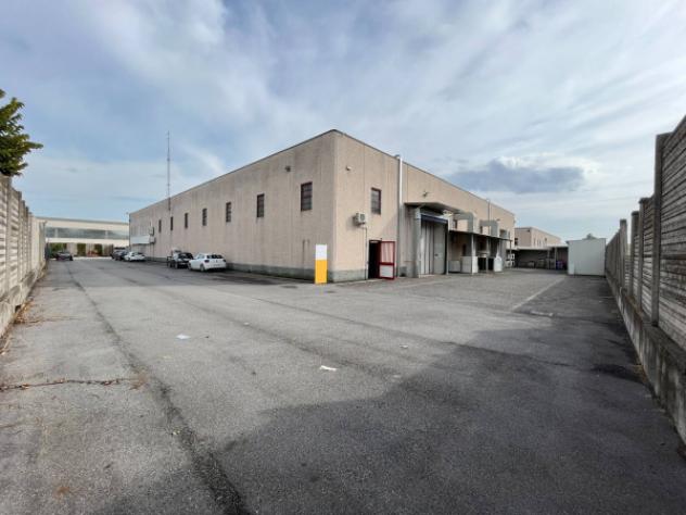 Immobile di 1600 m² con più di 5 locali in vendita a Brescia - Foto 9