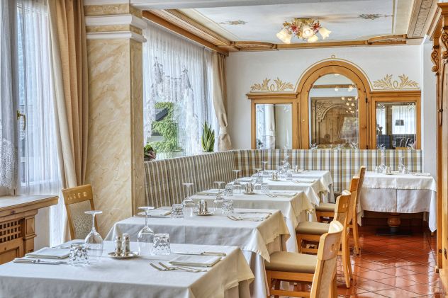 Cercasi capo partita &amp; camerier* di sala (m/f/n) sul Lago di Molveno - Foto 4