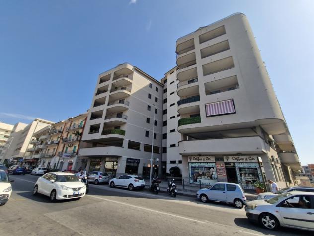 Locale commerciale in vendita a Messina