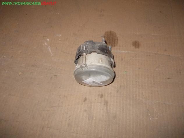 PROIETTORE FENDINEBBIA S. 04  CHRYSLER VOYAGER / G.VOYAGER (RS)  Parti elettriche  Fanaleria  Fendinebbia dx. CHRYSLER - VOYAGER / G.VOYAGER - 01-05-2