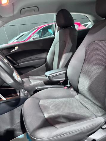 Audi A1 S-Line Benzina Neopatentati - Foto 10