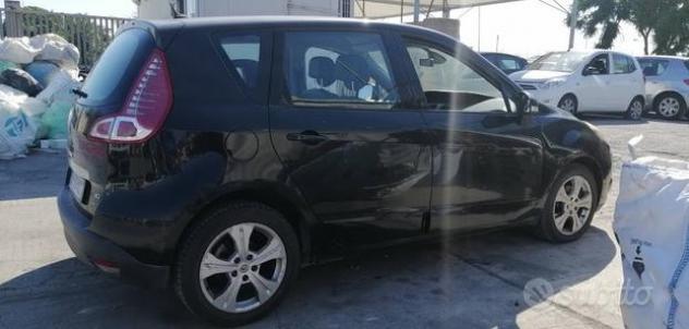 Ricambi Renault Scenic III X-Mod 1.9 2011 F9QN8 - Foto 3