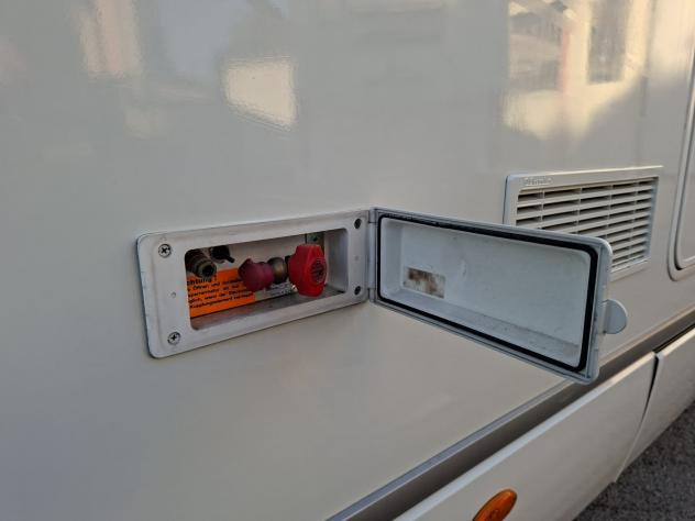 CAMPER ELNAGH DUCATO MANSARDATO 6 POSTI DINETTE GARAGE LETTO MATRIMONIALE CLIMATIZZATORE FOTOVOLTAICO CAMPEGGIO USATI 1790 - Foto 7