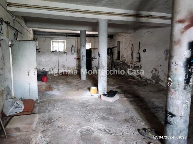 TIPICA CASA COLONICA MARCHIGIANA DI AMPIE DIMENSIONI CON LOCALI USO DEPOSITO E CORTE ESCLUSIVA CIRCOSTANTE - Foto 5