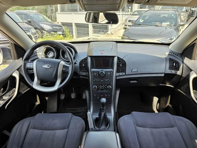 Mahindra XUV500 W6 FWD (4x2) 7POSTI - Foto 9
