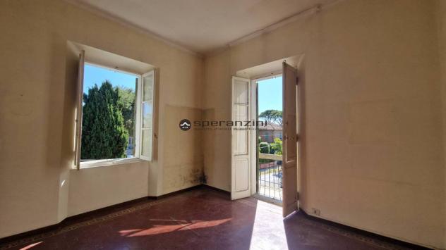 Prestigiosa villa storica in zona ospedale ? fano
questa splendida villa d'epoca, situata a fano in una posizione privilegiata tra via cesare rossi e - Foto 5