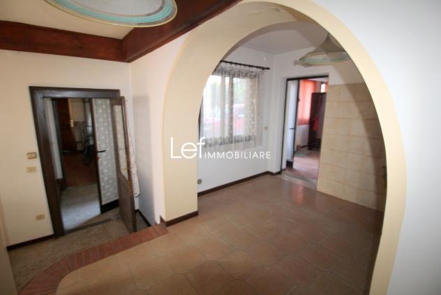 CASA SEMI INDIPENDENTE di 6 vani e di 223 mq (PIEVE DI SOLIGO) rif. AH81_1
