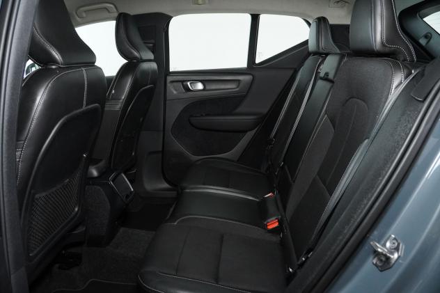 Volvo XC40 2.0 D3 Business Plus AWD Geartronic 150CV - Foto 9