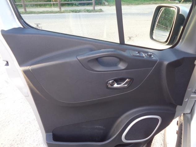 Vivaro 27 1.6 BiTurbo 145CV 9 posti full da vetrina - Foto 4