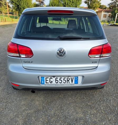 Volkswagen Golf 1.6 TDI DPF 5p. Highline - Foto 4