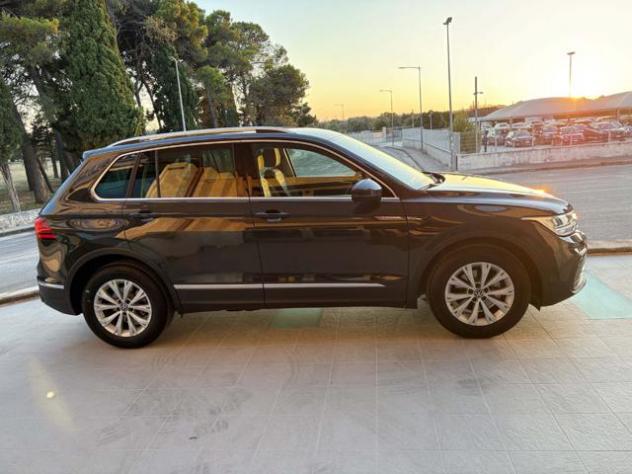 VOLKSWAGEN Tiguan 2.0 TDI 150 CV SCR DSG Life rif. 23935503 - Foto 4