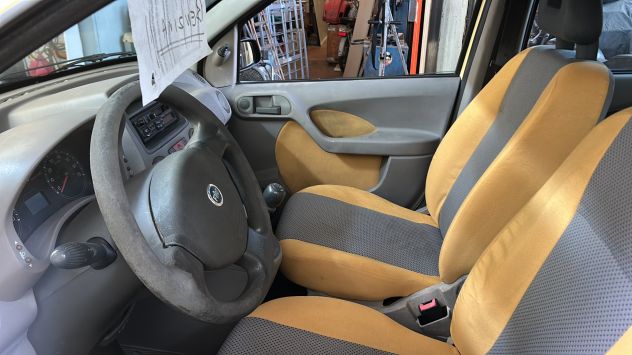 Autovettura Fiat Panda