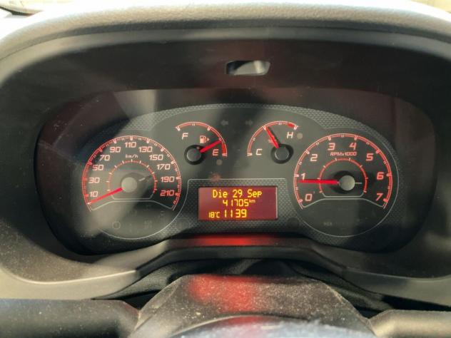 Fiat Qubo 1.4 8V 77 CV Lounge Unico Proprietario - Foto 9