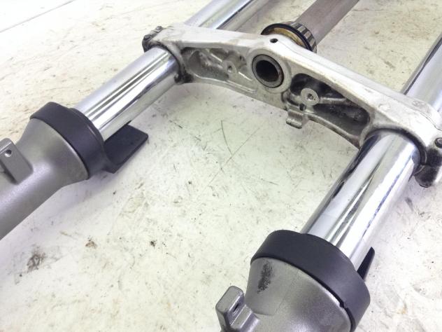 SUZUKI BURGMAN ABS L0 650 FORCELLA - PICCOLI PUNTI SU PARTE ALTA STELI 2010 - Foto 3