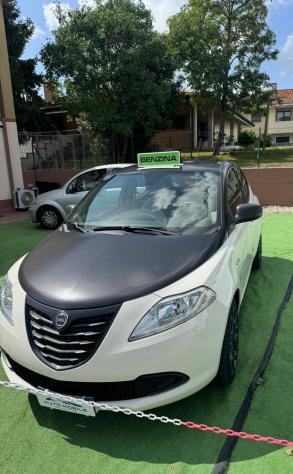 Lancia Ypsilon 1.2 69 CV 5 porte S Momodesign - Foto 2