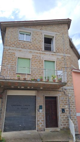 Abitazione indipendente con giardino in vendita a Fabrica di Roma