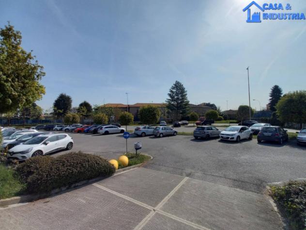 Immobile di 455 m² con più di 5 locali in affitto a Limbiate - Foto 16