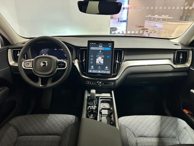 Volvo XC 60 B5 AWD aut. Core MY26 *Anche Autocarro N1* - Foto 4