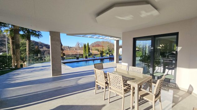 MODERNA VILLA DI LUSSO CON PISCINA E ROOFTOP PANORAMICO - Foto 7