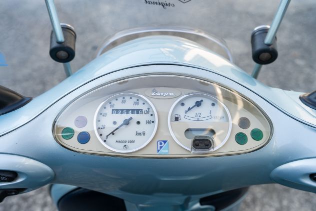 Piaggio Vespa ET4 150 - Perfetta, Batteria Nuova, Revisione 2028 - Foto 9