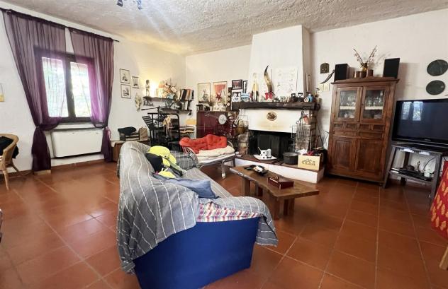 Bellissimo Casale con Piscina Immerso nel Verde - Foto 14