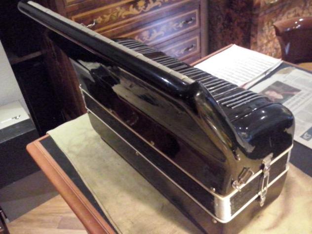 Fisarmonica frontalini 120 bassi nera restaurata - Foto 3