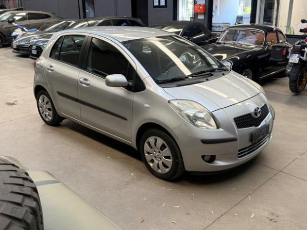 TOYOTA Yaris 1.0 5 porte Sol rif. 23895925 - Foto 3