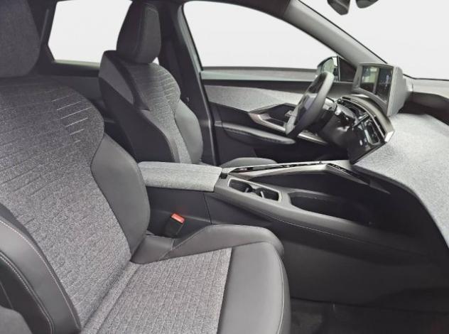 PEUGEOT 3008 1.2 Hybrid 136cv e-DCS6 Allure Cerchi 19 - Km 0 rif. 23477521 - Foto 9