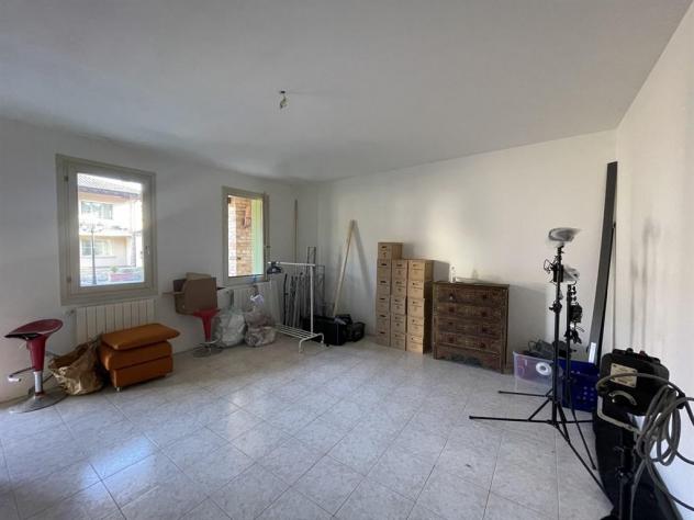 MONOLOCALE AL PIANO TERRA CON BOX - Foto 4