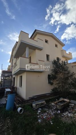 APPARTAMENTO INDIPENDENTE di 4 vani e di 77 mq (GROSSETO) rif. 03668
