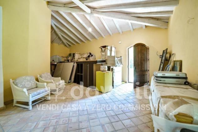 Rustico / Casale di 250 m² con 5 locali e posto auto in vendita a Francavilla di Sicilia - Foto 10