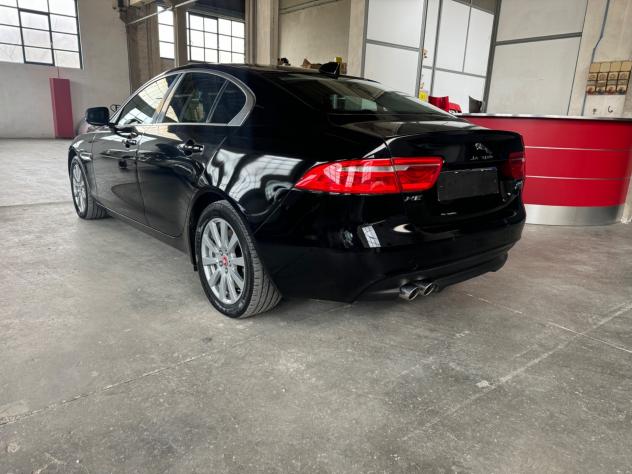 Jaguar XE 2.0 D 180 CV AWD aut. Pure - Foto 3