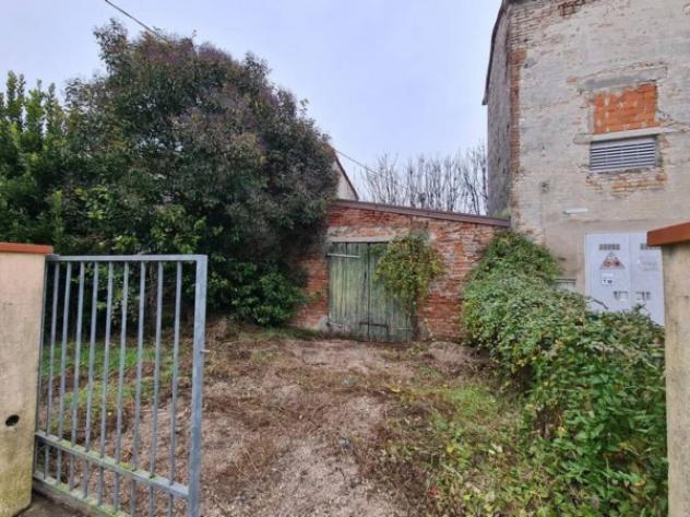 Immobile in asta di 229 m² con più di 5 locali e box auto in vendita a Quistello - Foto 2