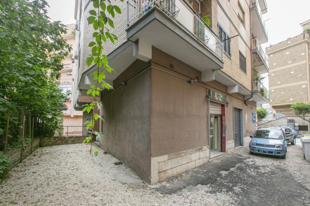 Negozio - Pomezia . Rif.: Cod. rif 3388663VCG - Foto 9